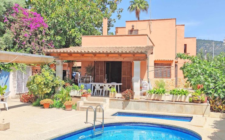 Villa with a lot of potential and sea view Sant Agustin
