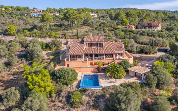 Exclusive country house in Puntiro with fantastic views