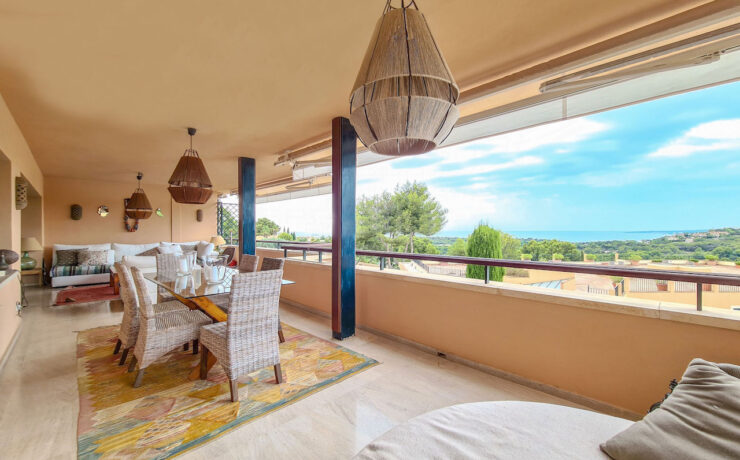 Luxury 2nd floor flat with sea views in Bendinat