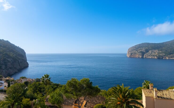 Villa mediterránea con vistas al mar en Camp de Mar