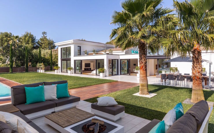 ¡Exclusiva propiedad en Santa Ponsa – lujo, privacidad y estilo de vida mediterráneo!