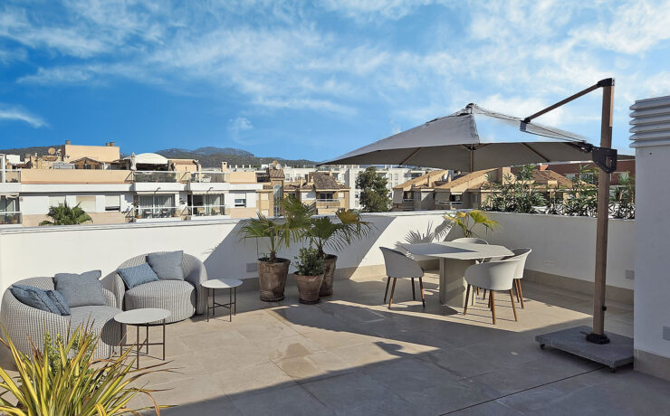 New: Penthouse with spacious roof terrace Palma