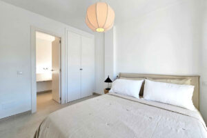 Schlafzimmer 1 mit Bad en Suite