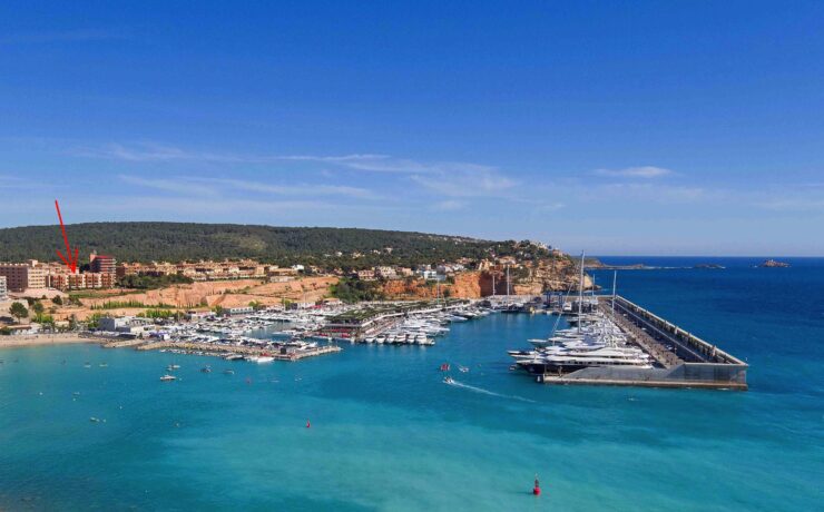 Exklusives Penthaus am Yachthafen Port Adriano