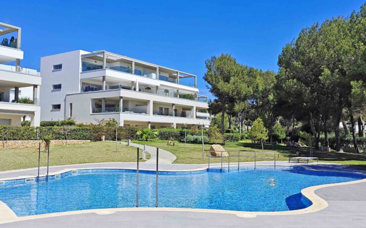 Luxus-Gartenwohnung Santa Ponsa – Port Adriano