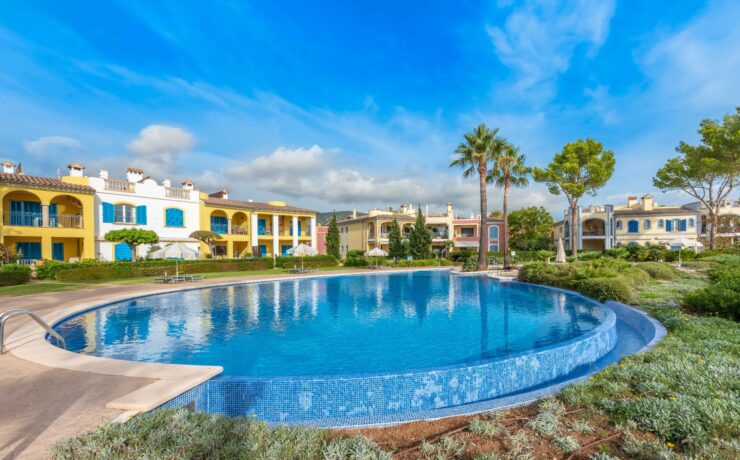 Planta baja con jardín en prestigiosa residencia Bendinat