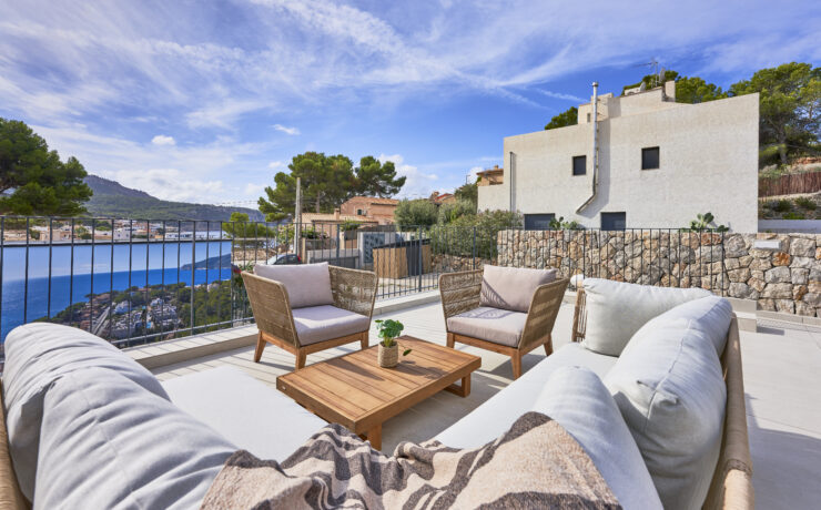 New build apartment with roof terrace Sant Telm