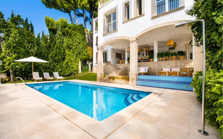 Mediterranean villa with sea views in Cas Català