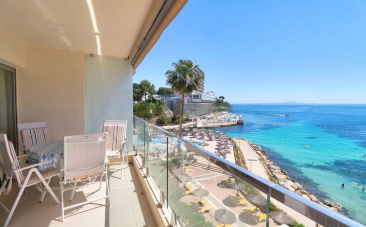 Beautiful sea-view flat in Cala Vinyas